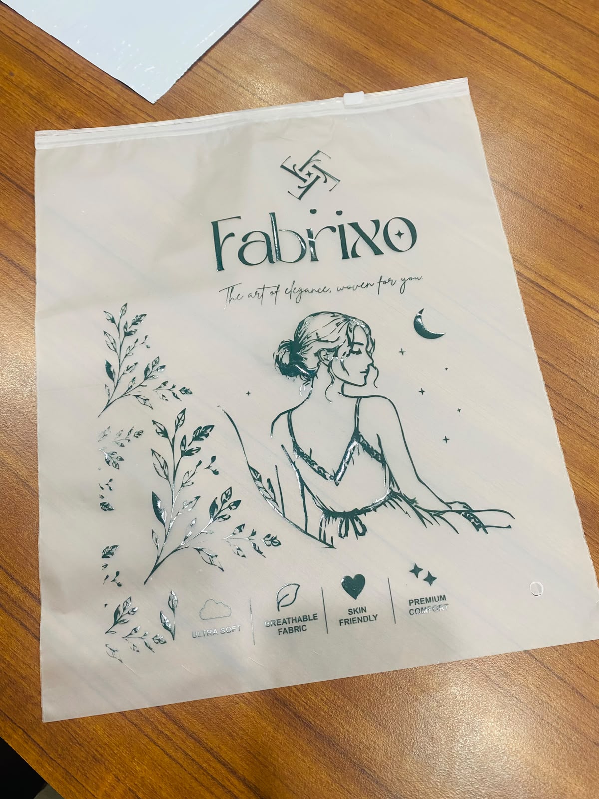Frosted Zipper Bags Custom Printed For Gargments and Texttiles