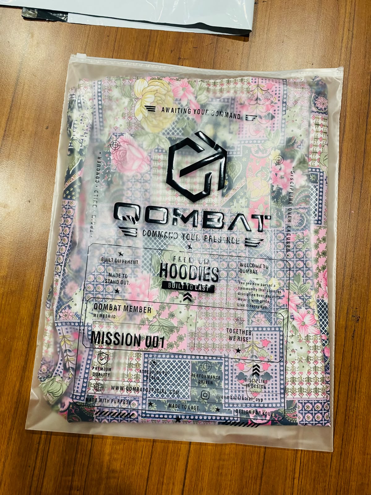 Frosted Zipper Bags Custom Printed For Gargments and Texttiles